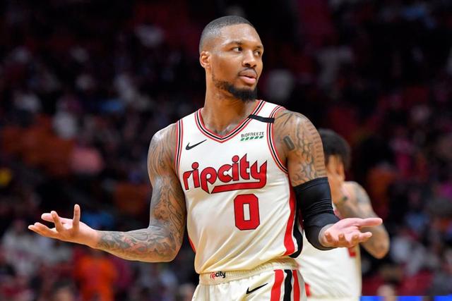 日天模式！库里半决赛和决赛合计轰进17记三分