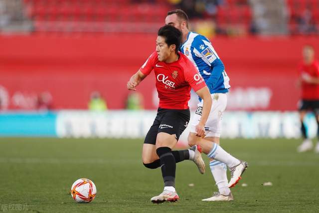 约基奇37+18+15掘金险胜独行侠 76人终结5连败