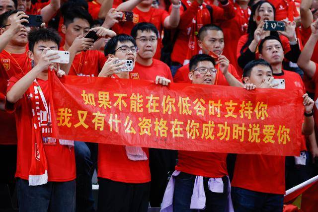 赵嘉义21+8青岛胜江苏 王哲林17+15上海胜广州